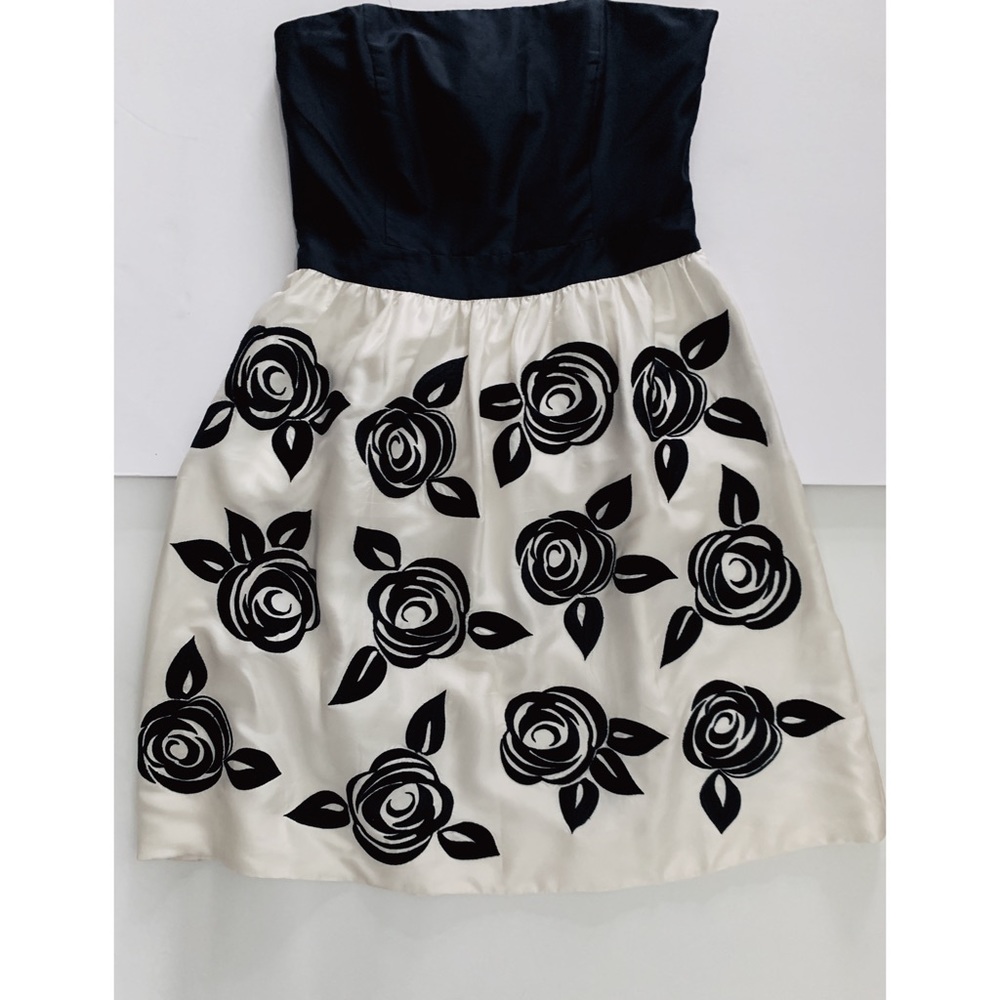 White House black market dress with stitched roses
